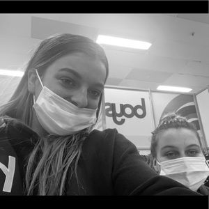 Meet your Posher, Mia